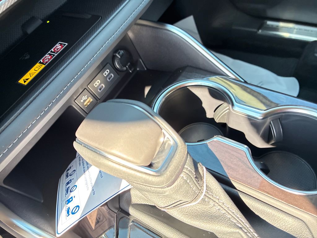 New 2026 Toyota Highlander Platinum image 28