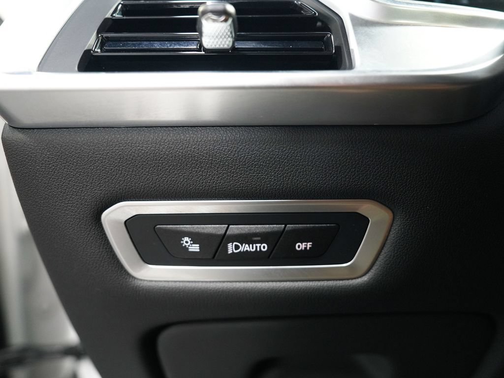 Used 2024 BMW X7 xDrive40i AWD/4WD image 27