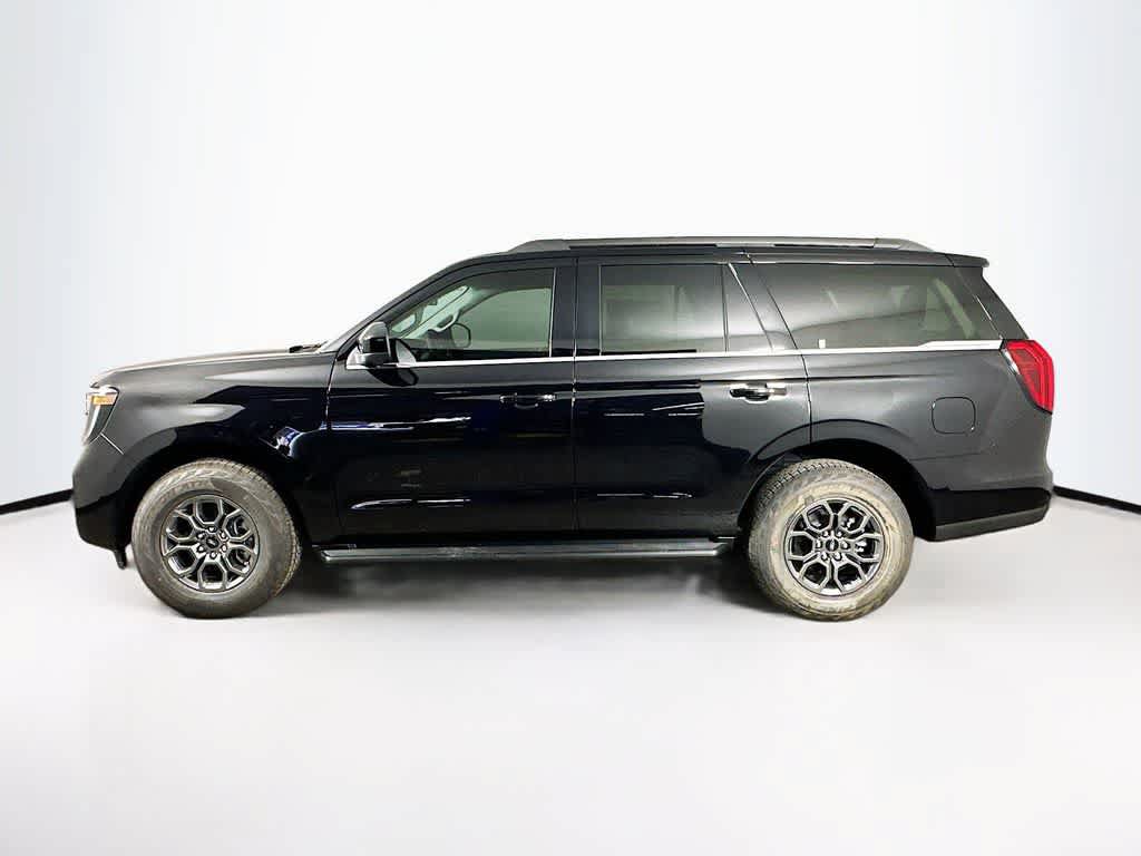 New 2025 Ford Expedition Active RWD image 3