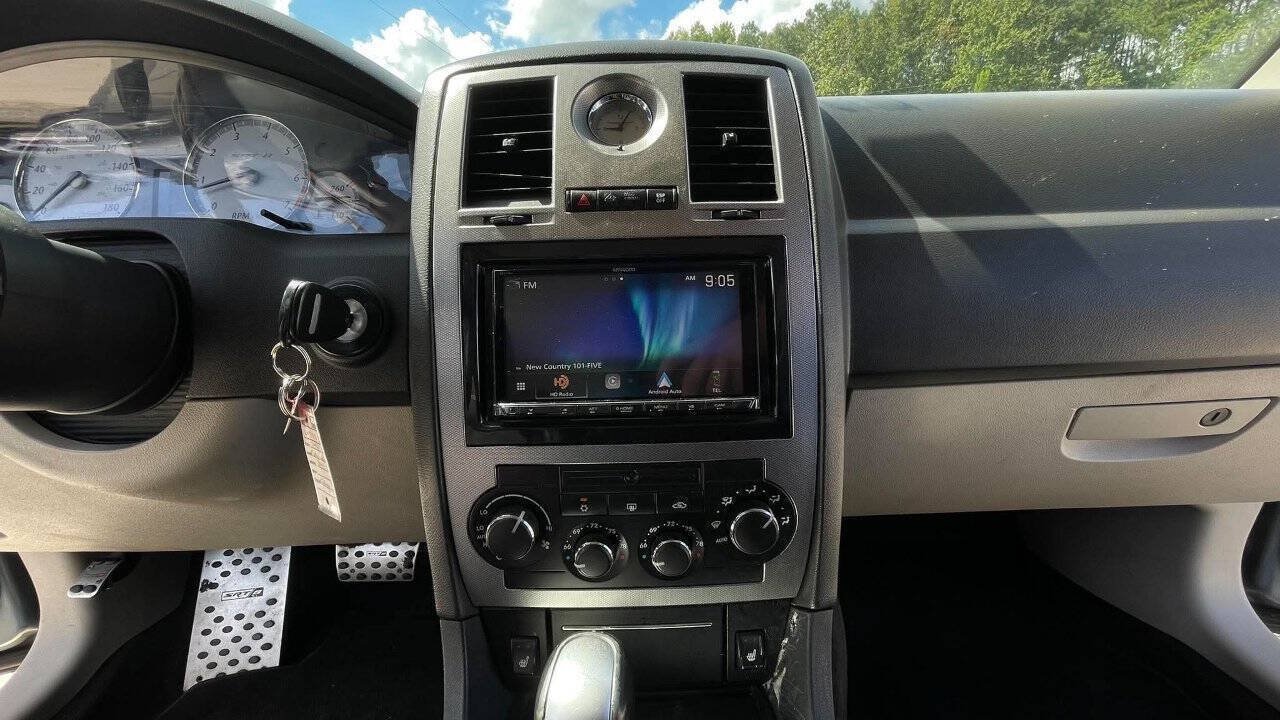 Used 2006 Chrysler 300 SRT8 w/ SRT Option Group II RWD image 17