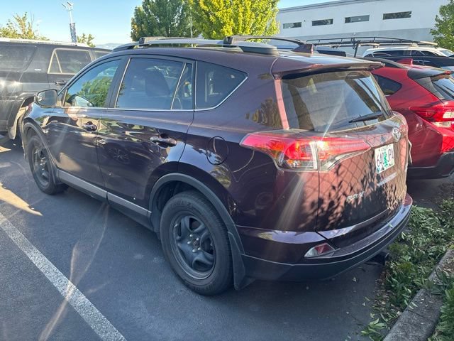 Used 2017 Toyota RAV4 LE AWD/4WD image 3