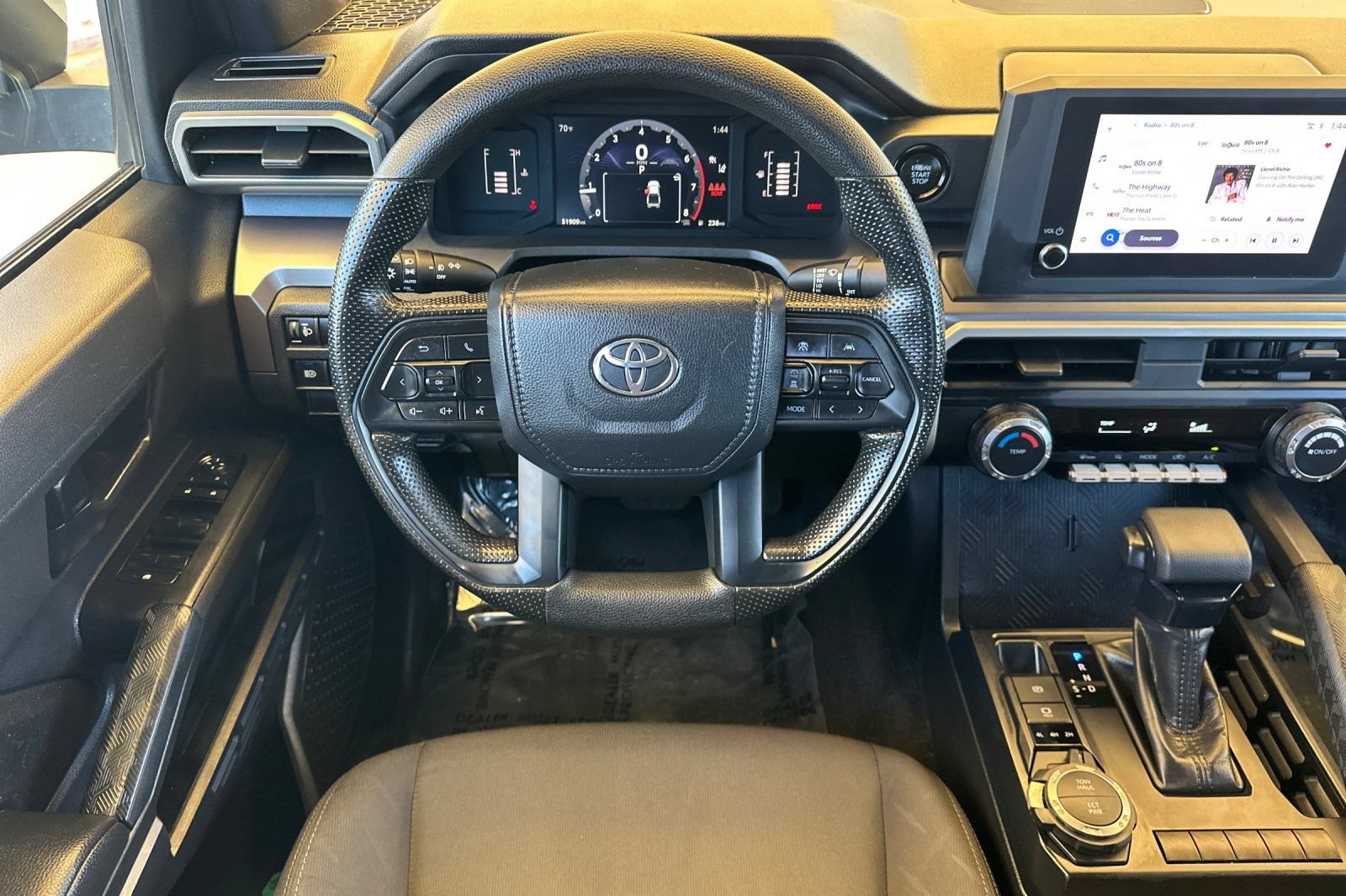 Used 2024 Toyota Tacoma SR5 AWD/4WD image 17