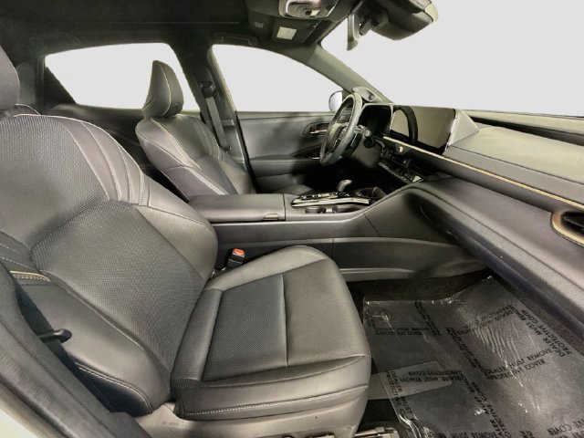 Certified 2026 Toyota Crown Platinum AWD/4WD image 30