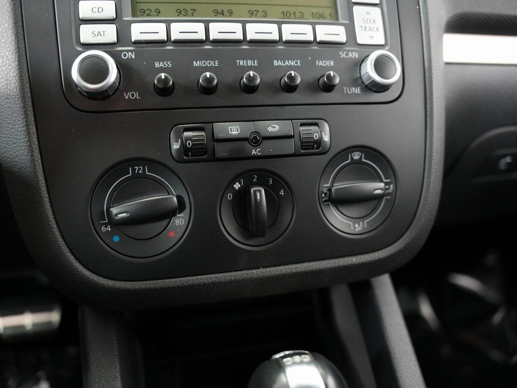 Used 2009 Volkswagen GTI 4-Door image 22