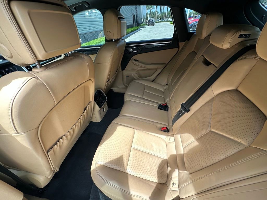Certified 2018 Porsche Macan w/ Premium Package Plus AWD/4WD image 36