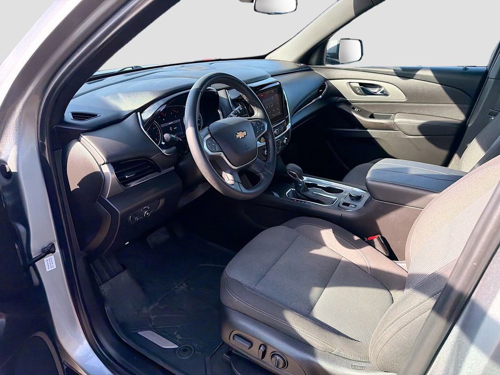 Used 2023 Chevrolet Traverse LT image 30