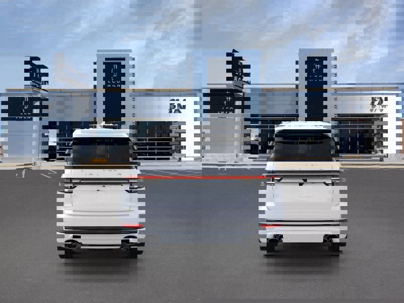 New 2025 Lincoln Aviator AWD image 5