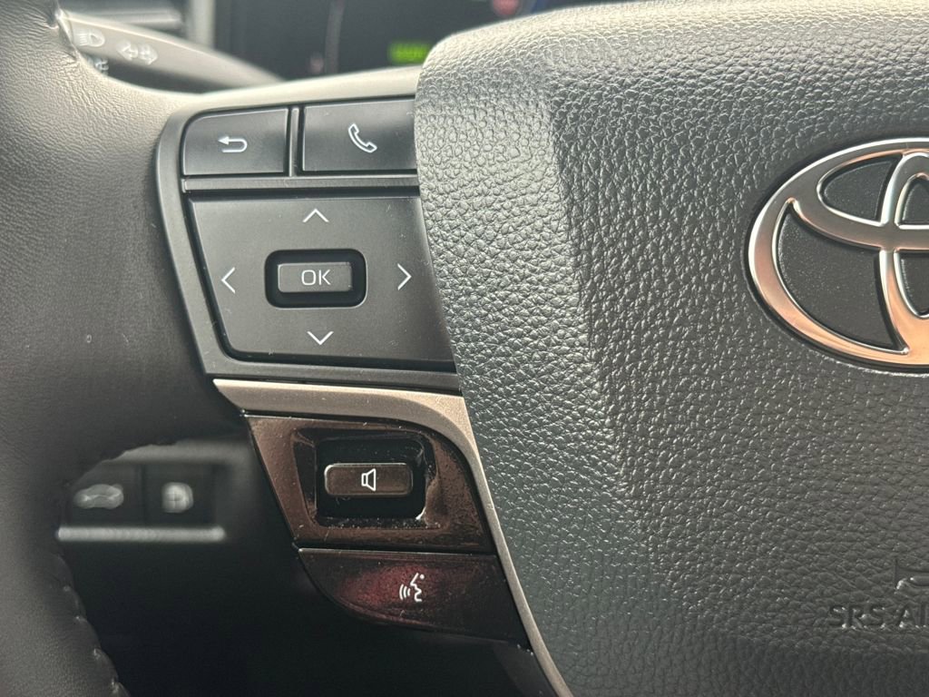 Used 2025 Toyota Camry LE w/ Convenience Package image 17