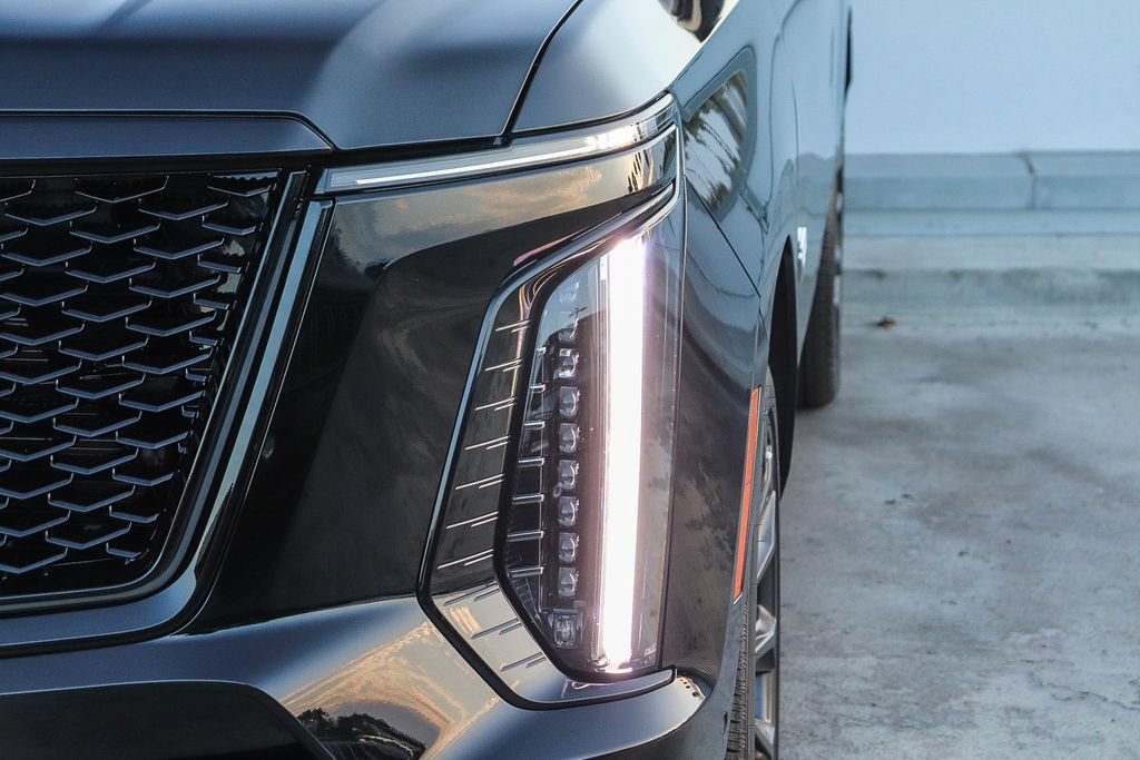 Used 2026 Cadillac Escalade ESV V AWD/4WD image 5