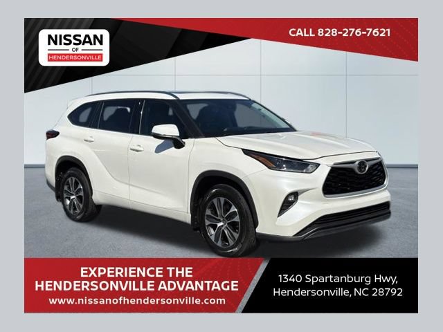Used 2021 Toyota Highlander XLE AWD/4WD image 1
