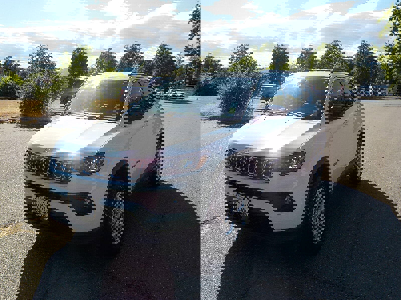 Used 2024 Jeep Compass Latitude image 1