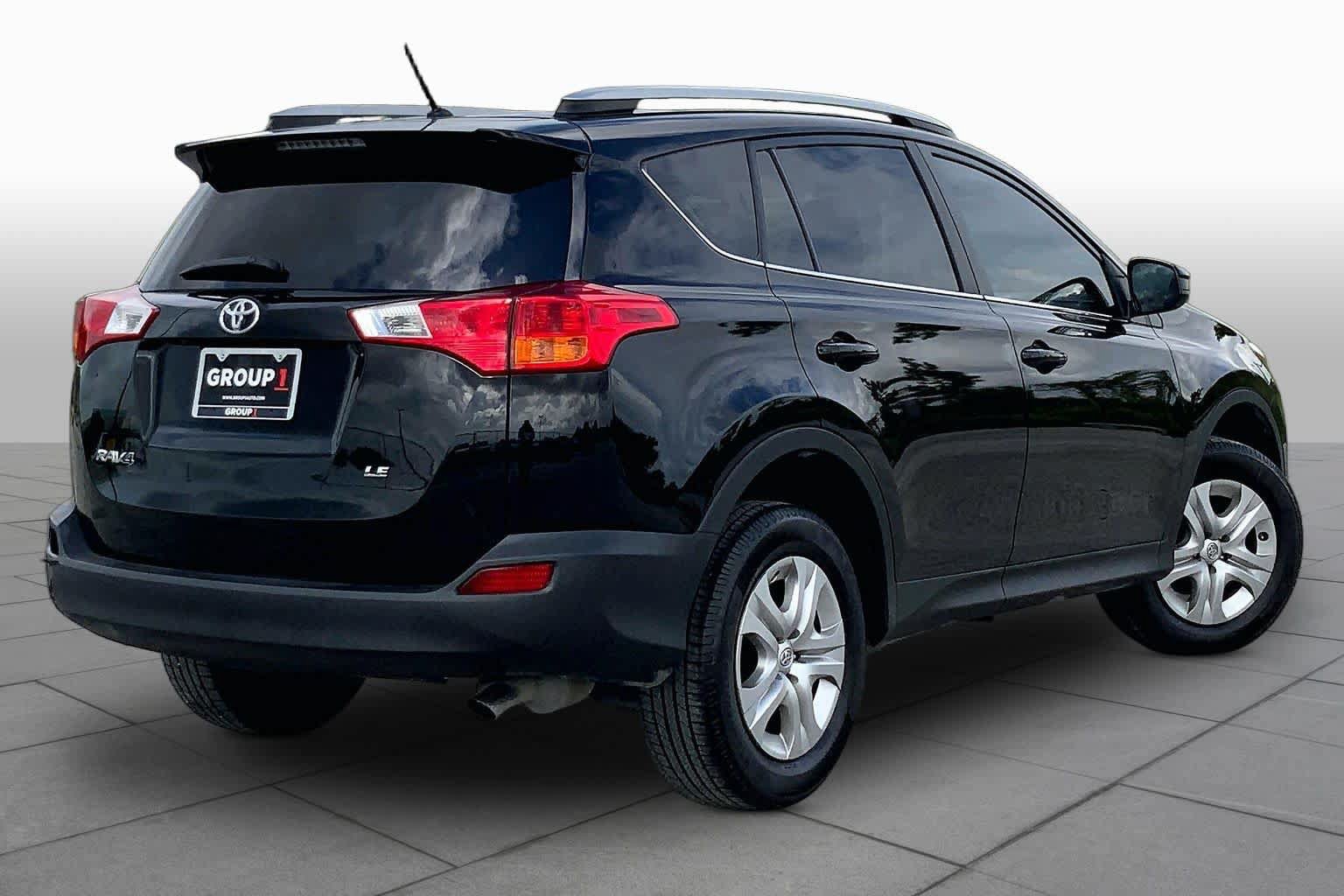 Used 2014 Toyota RAV4 LE FWD image 13