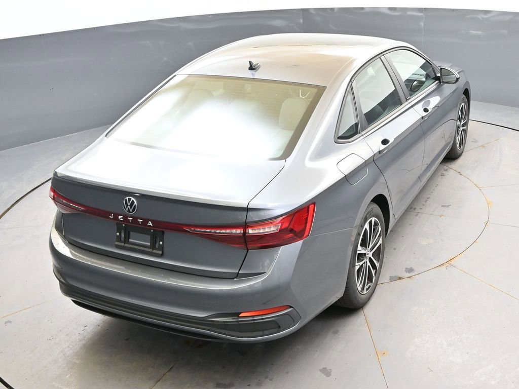 Used 2025 Volkswagen Jetta Sport image 39