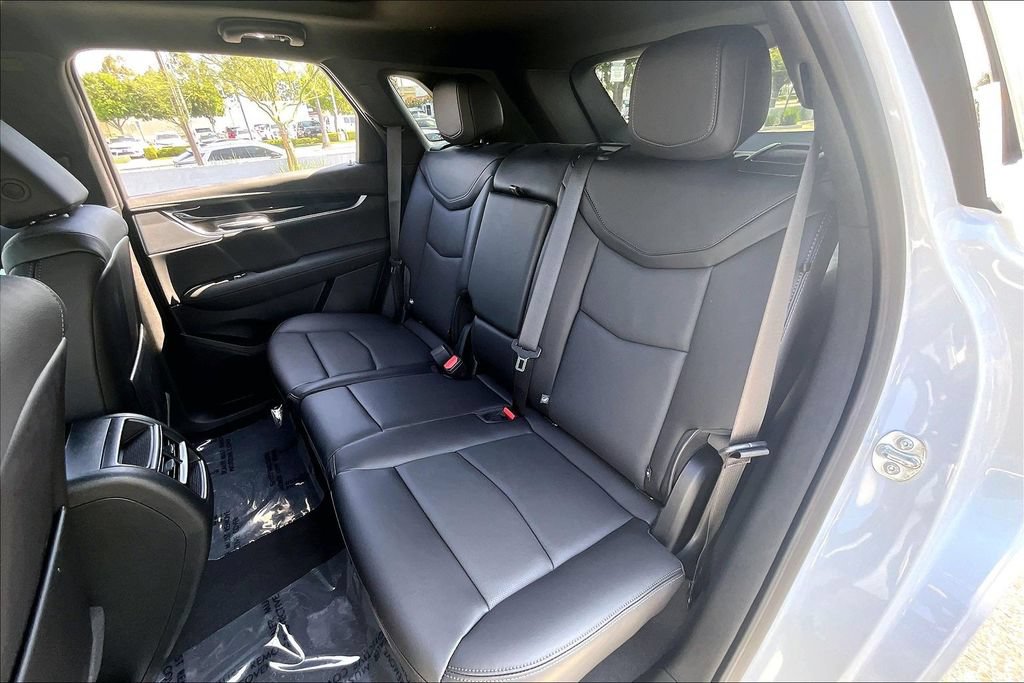 New 2026 Cadillac XT5 Premium Luxury w/ LPO, ONYX Package FWD image 27