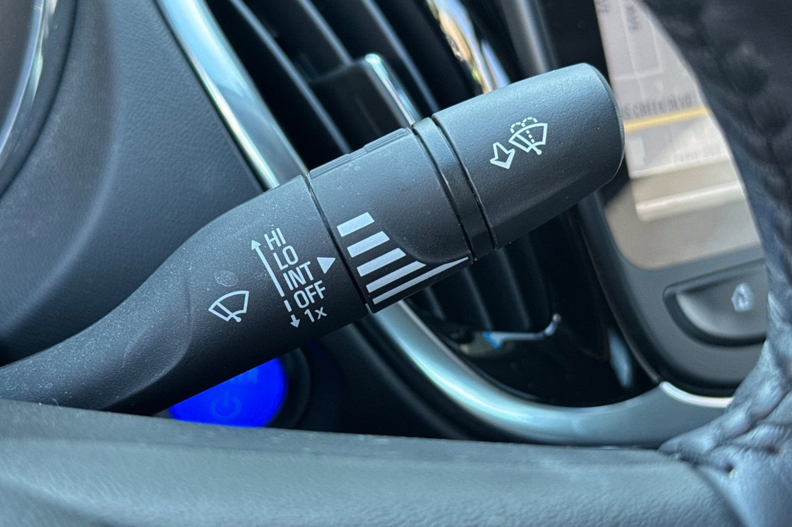 Used 2017 Chevrolet Volt Premier w/ Driver Confidence II Package image 39