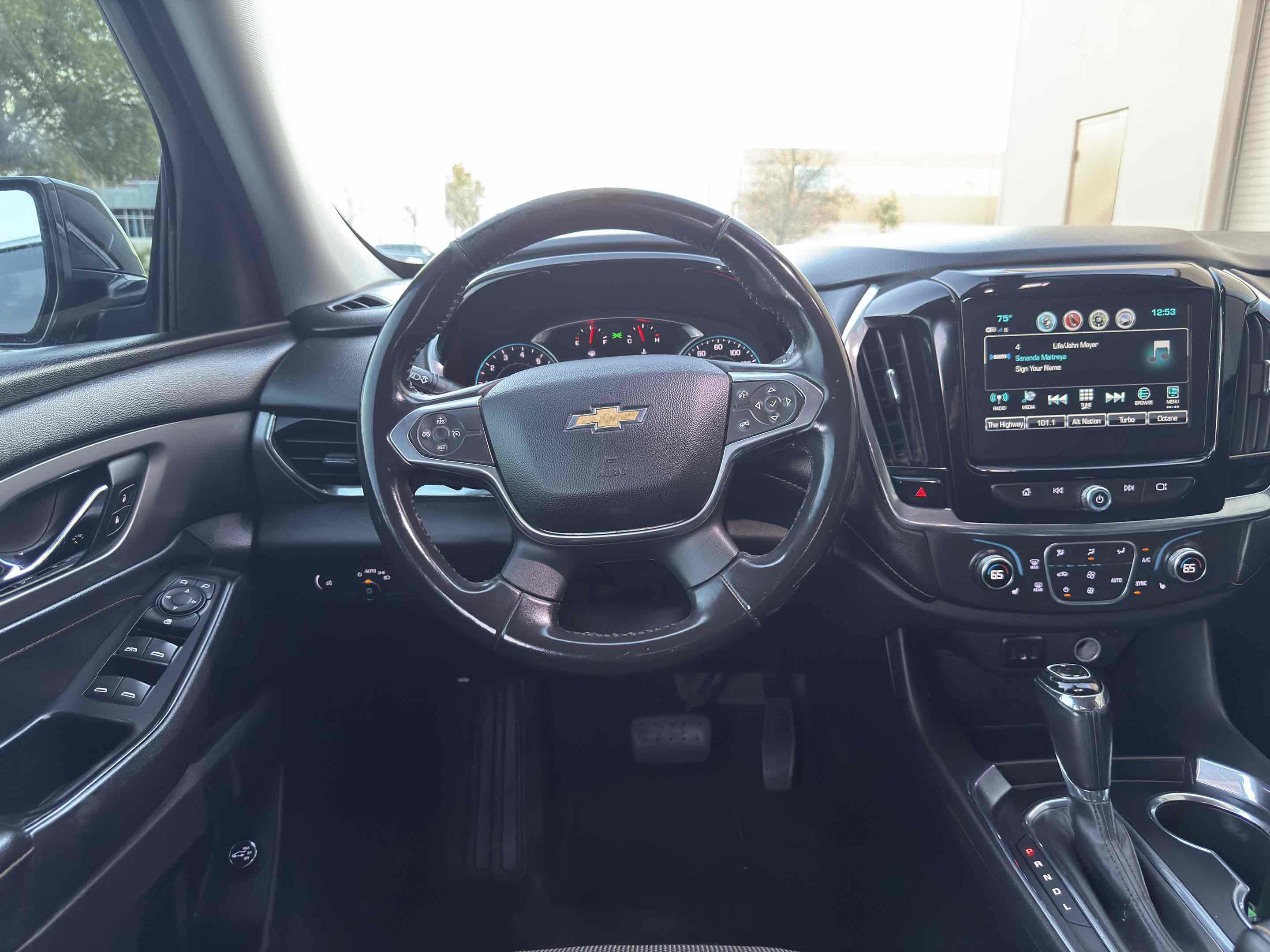 Used 2019 Chevrolet Traverse LT image 19
