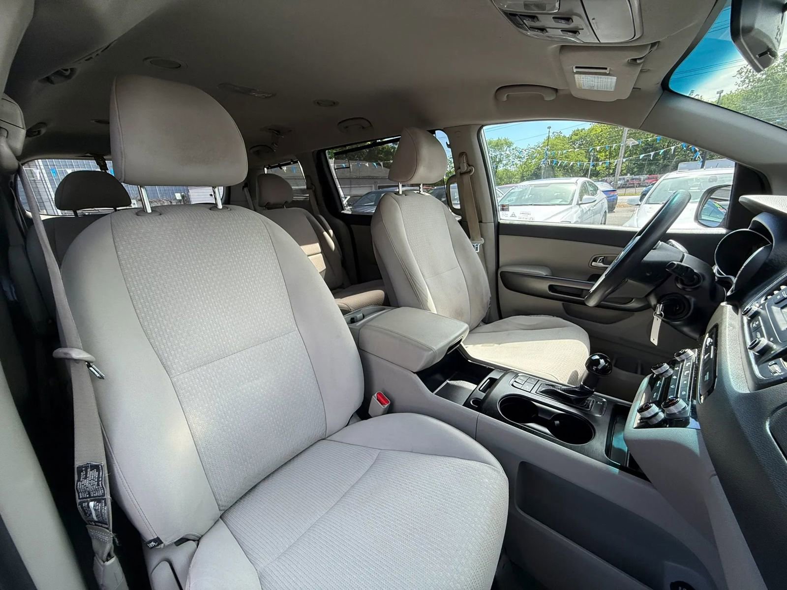 Used 2016 Kia Sedona LX w/ LX Convenience Package FWD image 56