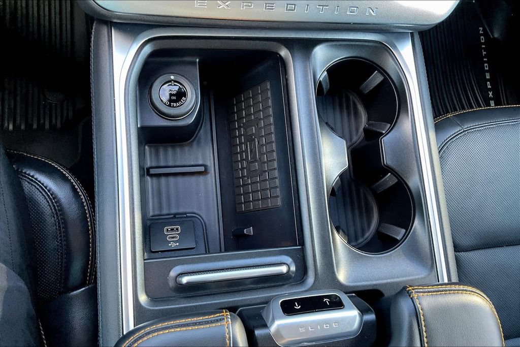 Used 2025 Ford Expedition Tremor AWD/4WD image 16