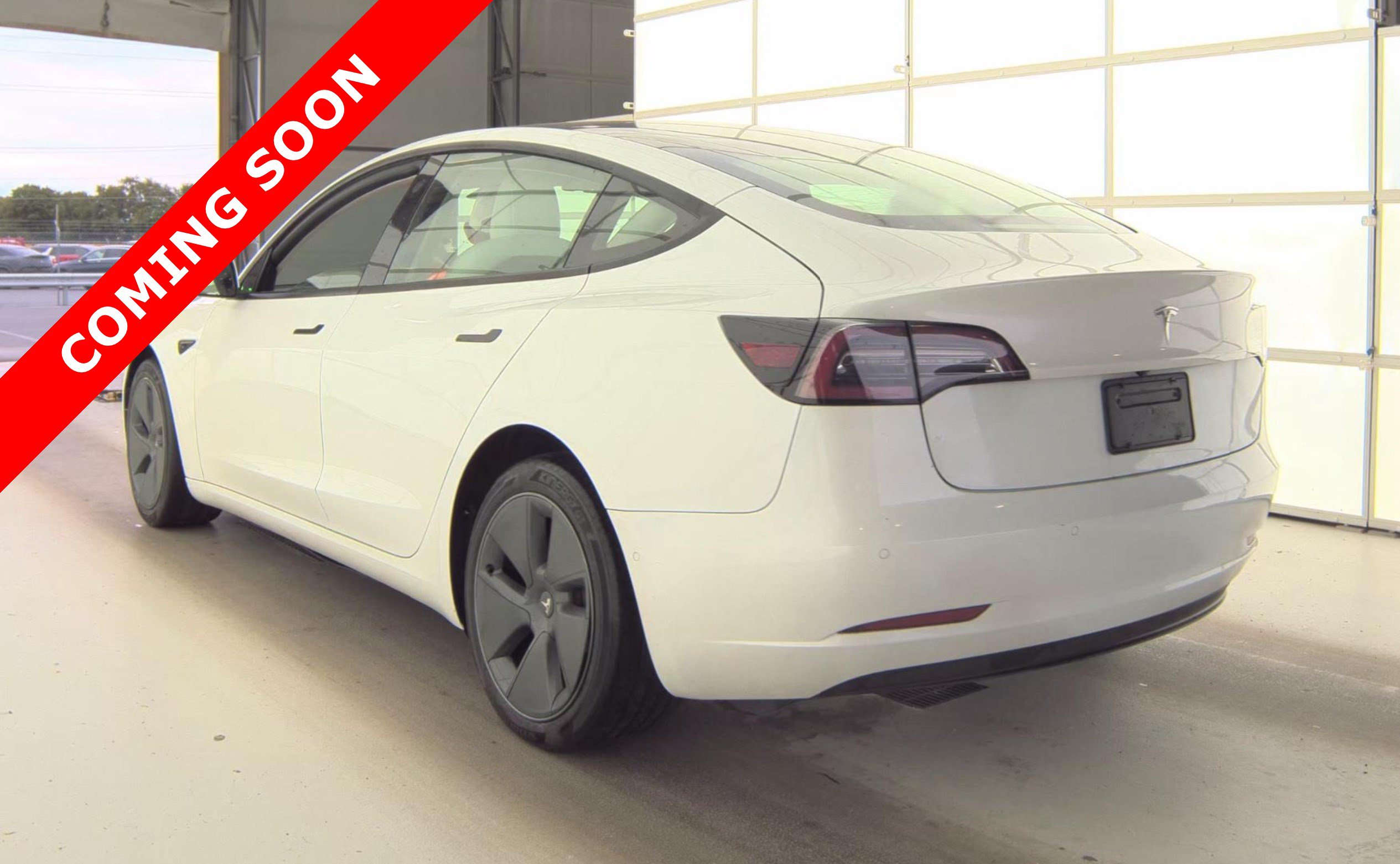 Used 2022 Tesla Model 3 Standard Range RWD image 5