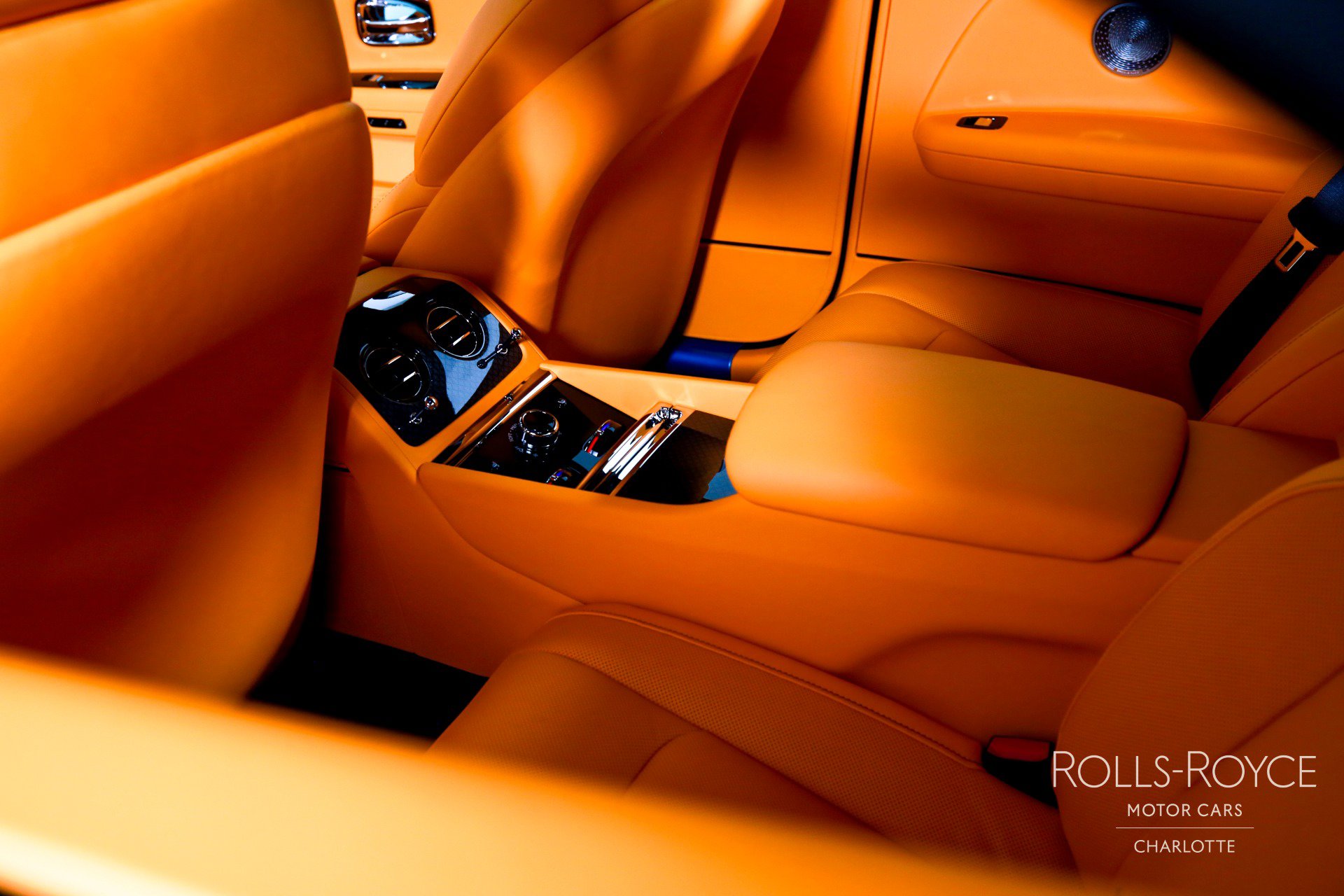 New 2025 Rolls-Royce Spectre Black Badge w/ Spectre Enhancement Package AWD/4WD image 18