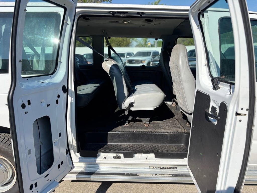 Used 2003 Ford E-350 and Econoline 350 XL RWD image 14