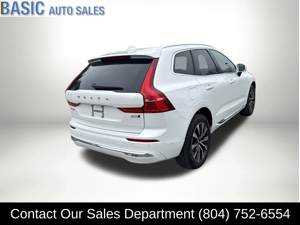 Used 2023 Volvo XC60 B5 Plus image 7