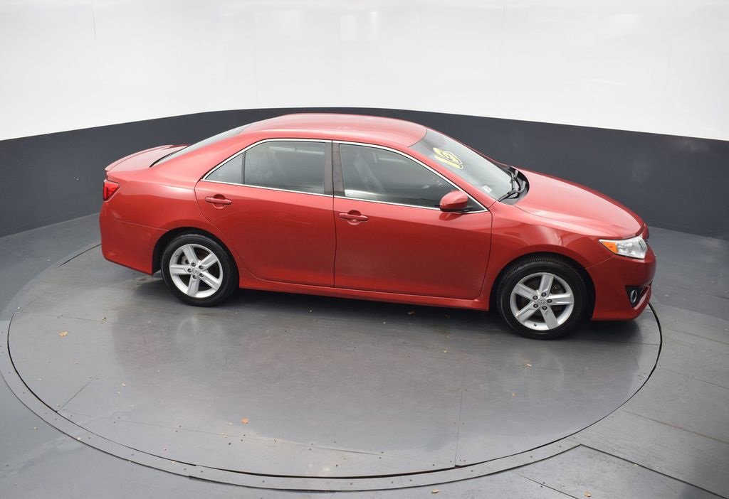 Used 2013 Toyota Camry SE image 45