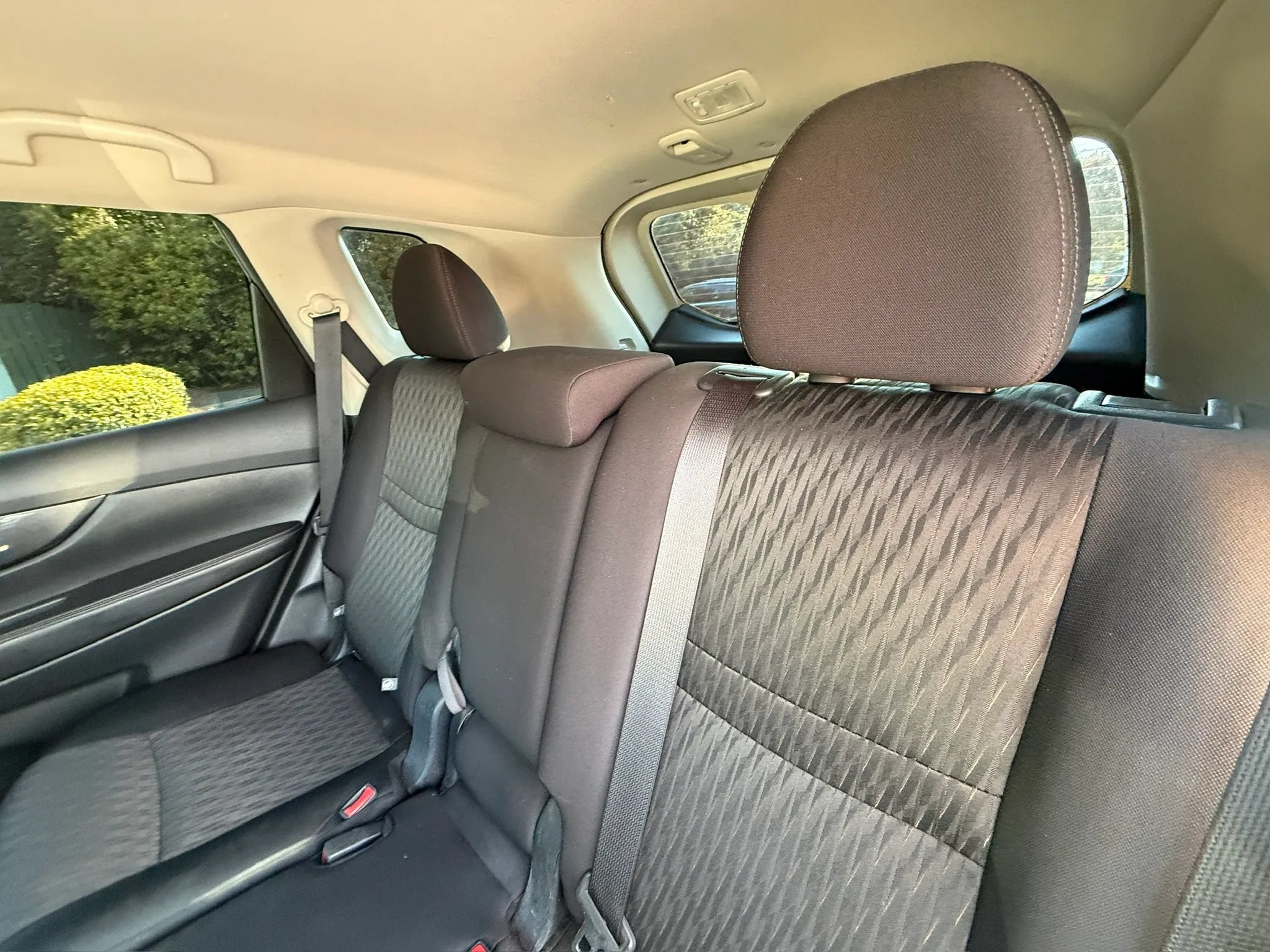 Used 2020 Nissan Rogue S FWD image 39