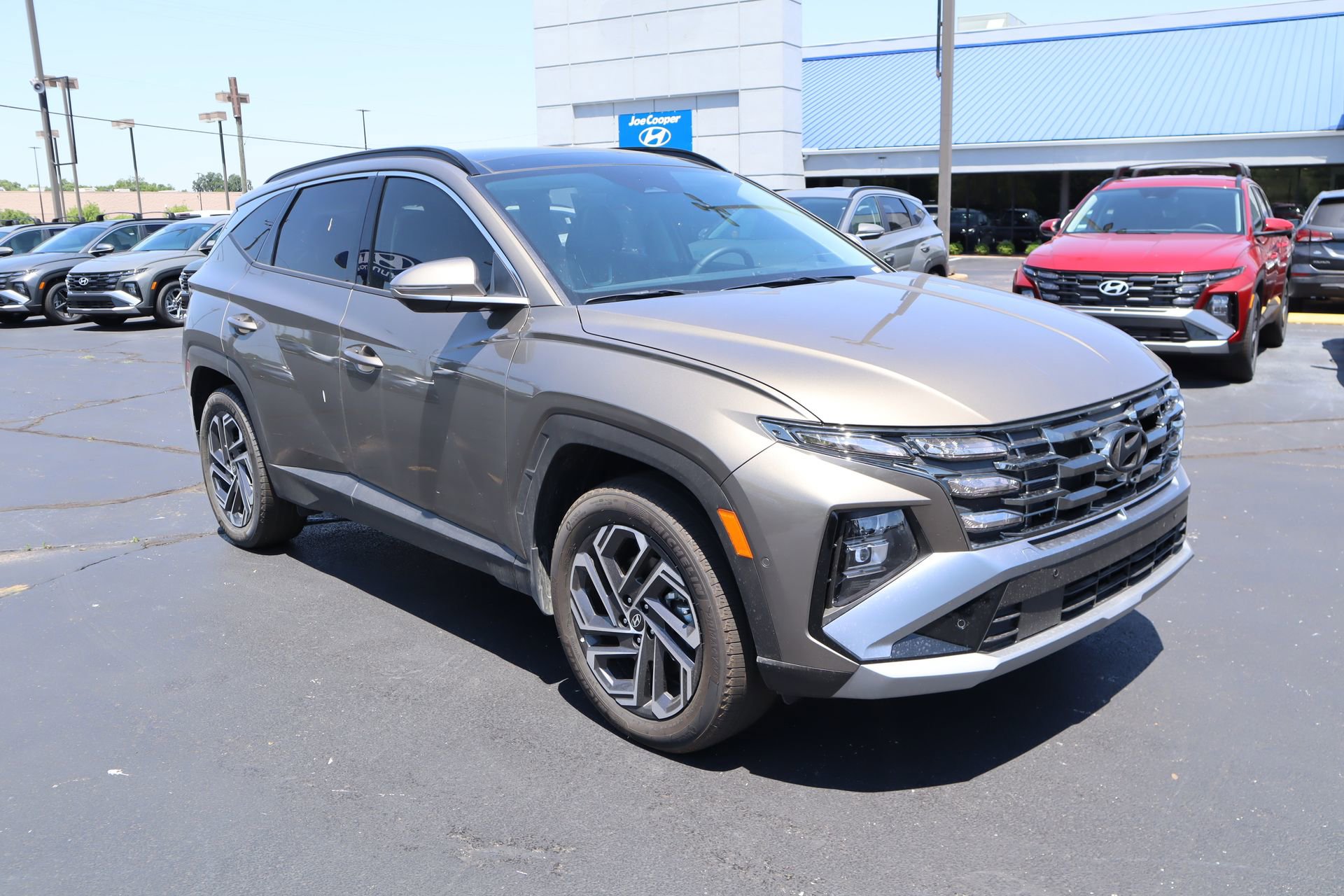 New 2026 Hyundai Tucson Limited AWD/4WD image 1