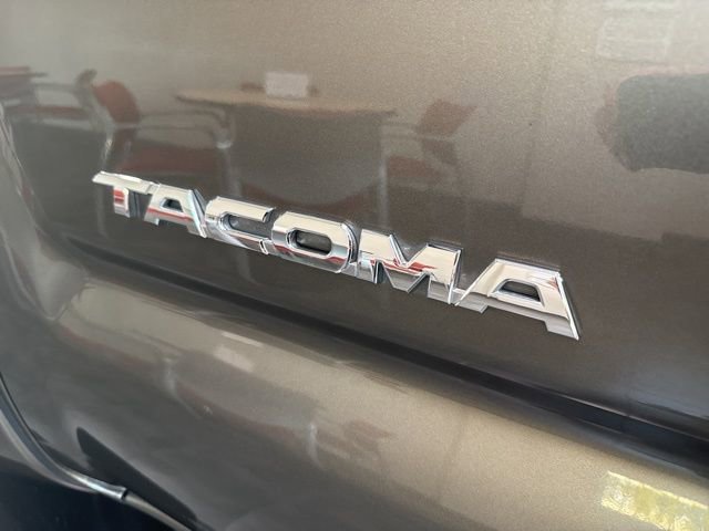 Used 2012 Toyota Tacoma PreRunner image 8