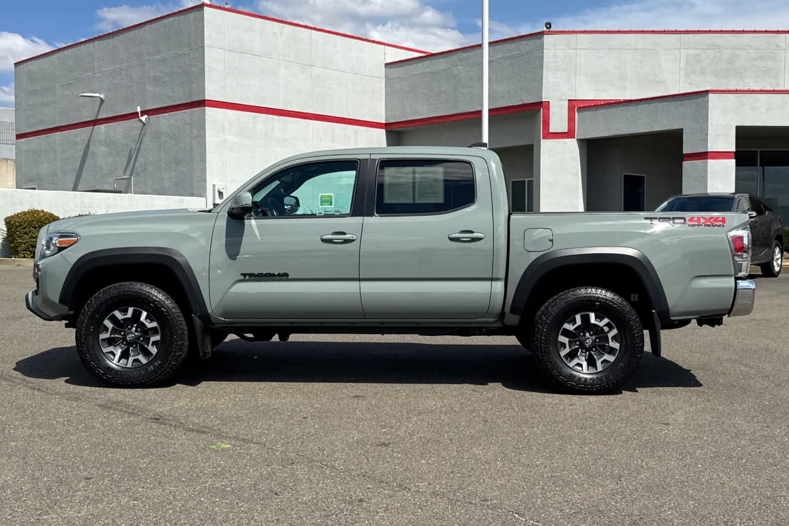 Used 2023 Toyota Tacoma TRD Off-Road AWD/4WD image 9