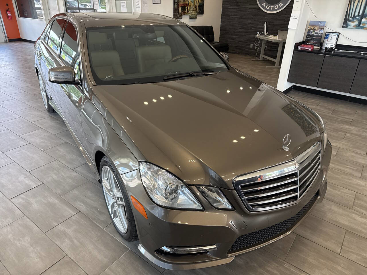 Used 2013 Mercedes-Benz E 350 4MATIC Sedan w/ Premium 1 Pkg image 9