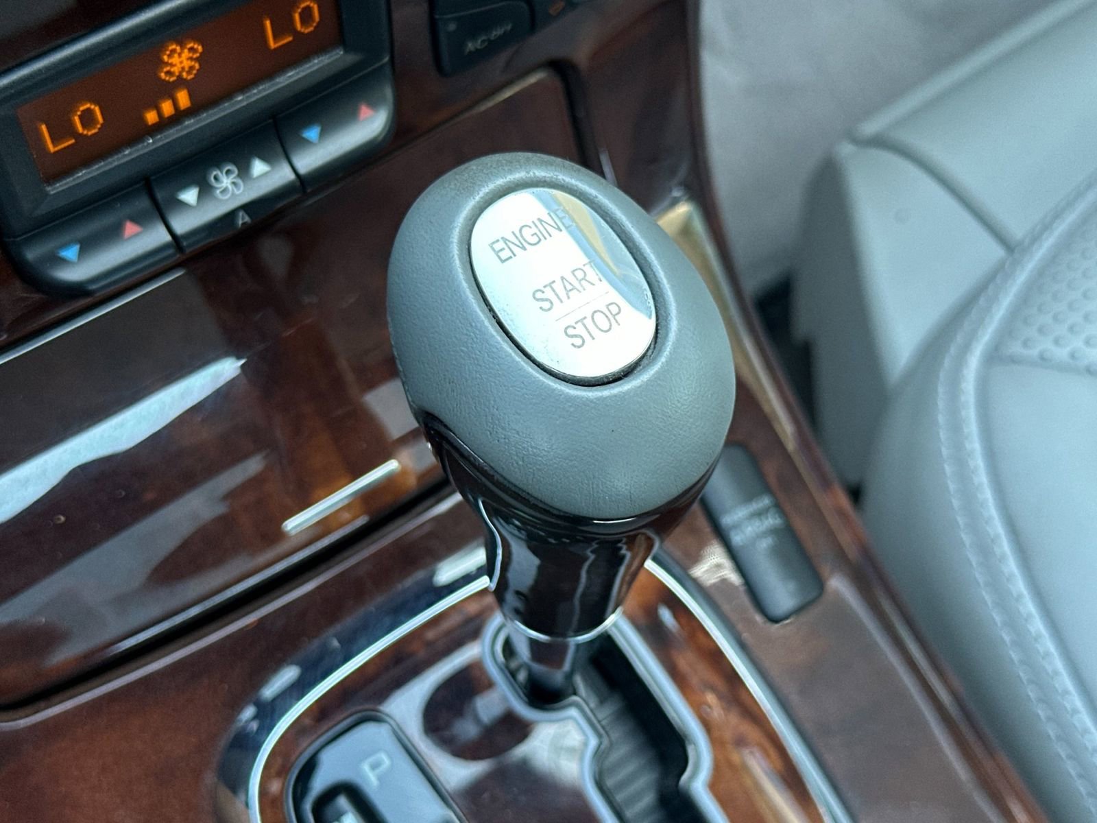 Used 2004 Mercedes-Benz CL 55 AMG image 21