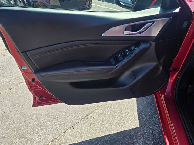 Used 2017 MAZDA MAZDA3 Touring image 22