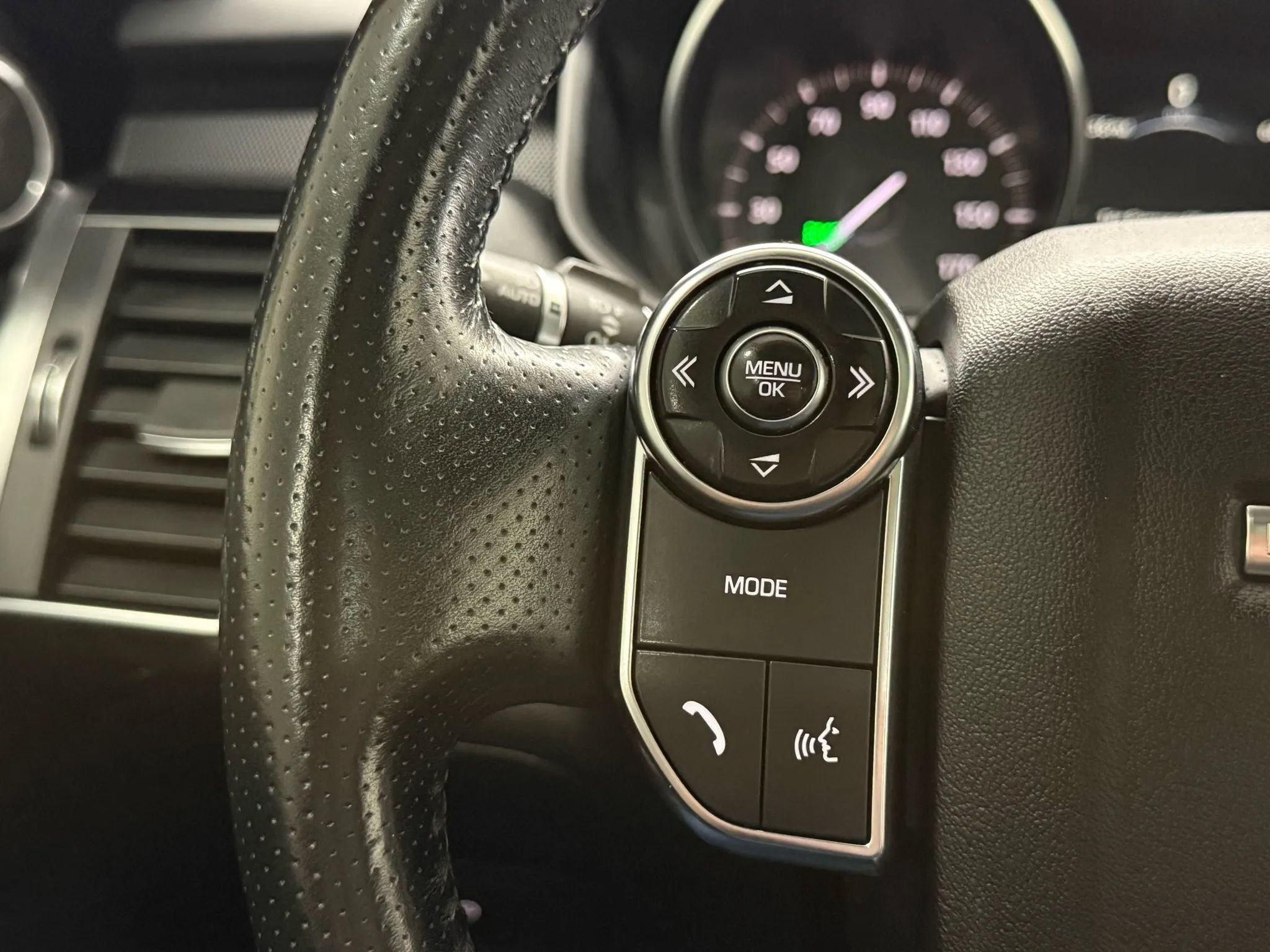 Used 2016 Land Rover Range Rover Sport HSE image 22