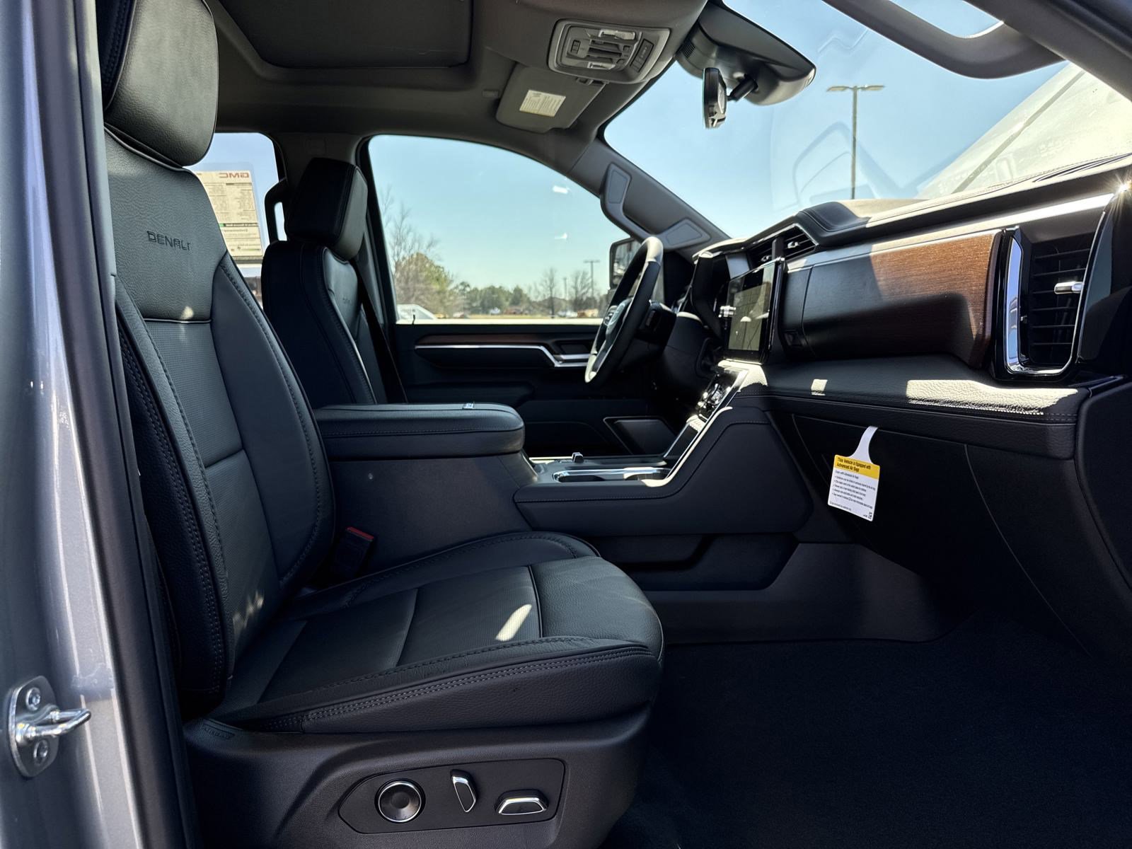 New 2025 GMC Sierra 2500 Denali w/ Denali Reserve Package image 31