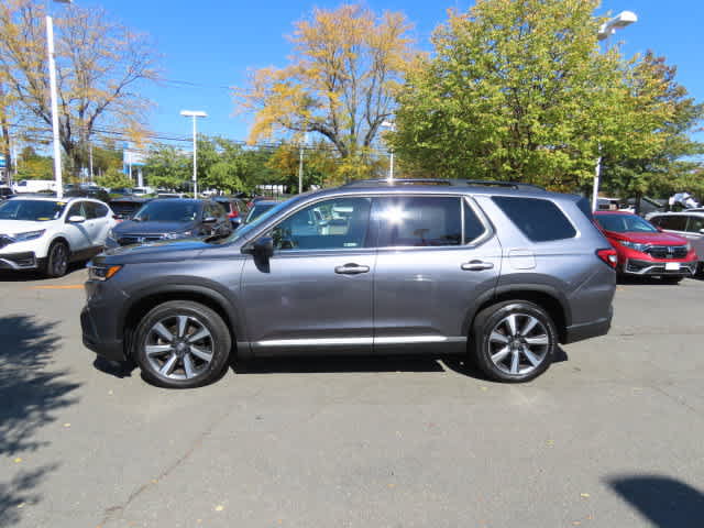 Certified 2023 Honda Pilot Touring image 3