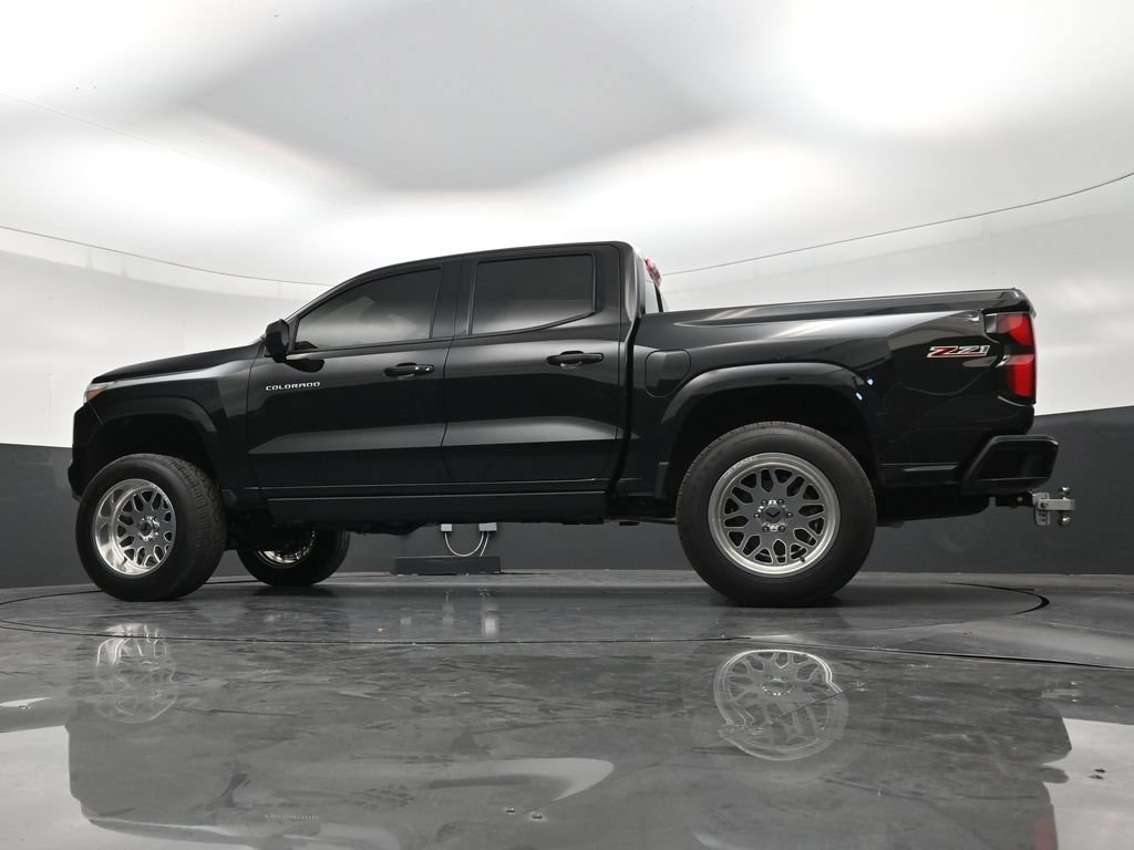 Used 2025 Chevrolet Colorado Z71 AWD/4WD image 21