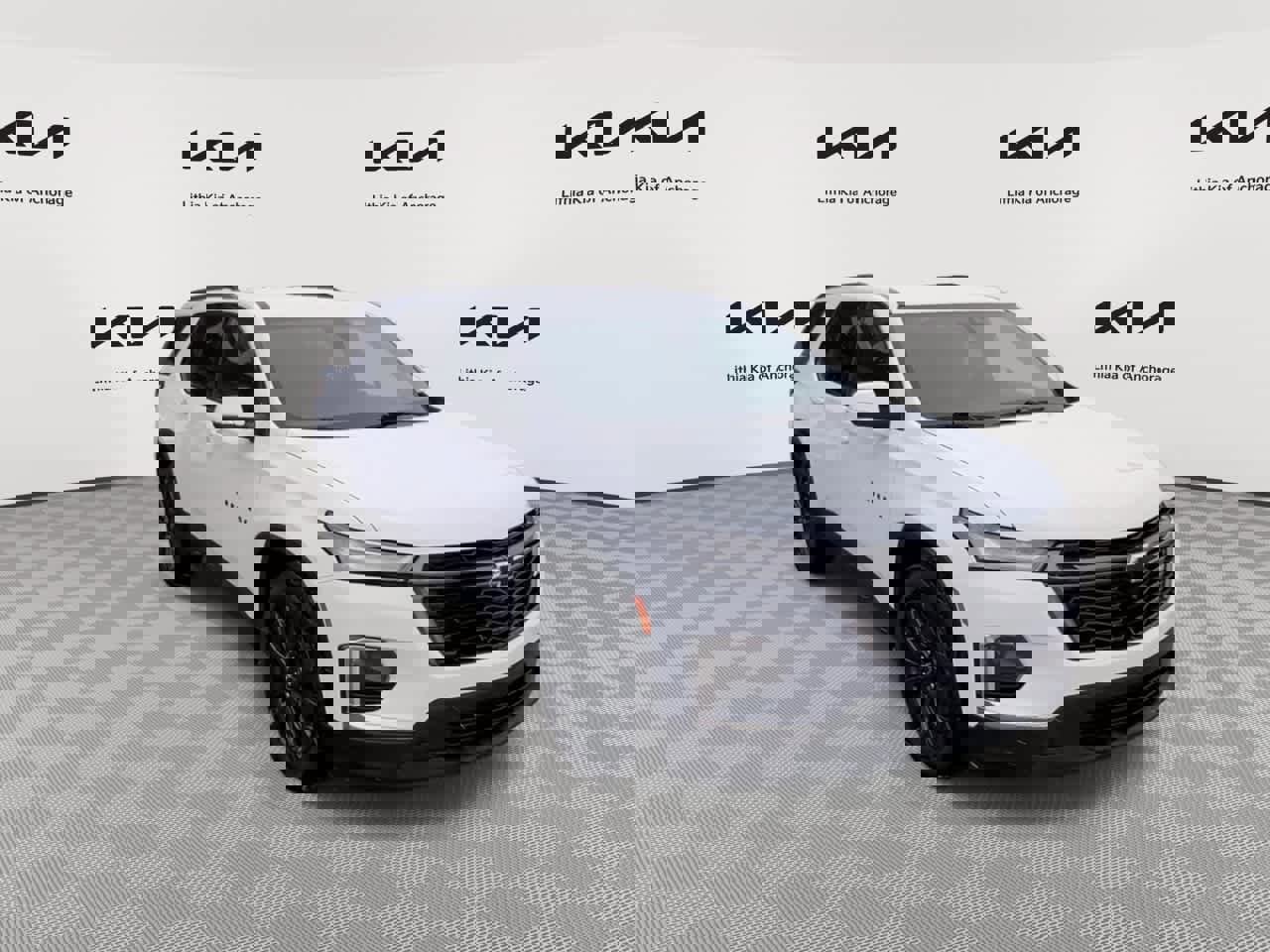 Used 2023 Chevrolet Traverse RS image 2