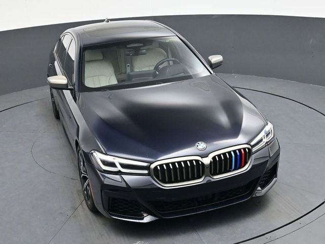 Used 2023 BMW M550i xDrive w/ Dynamic Handling Package image 32