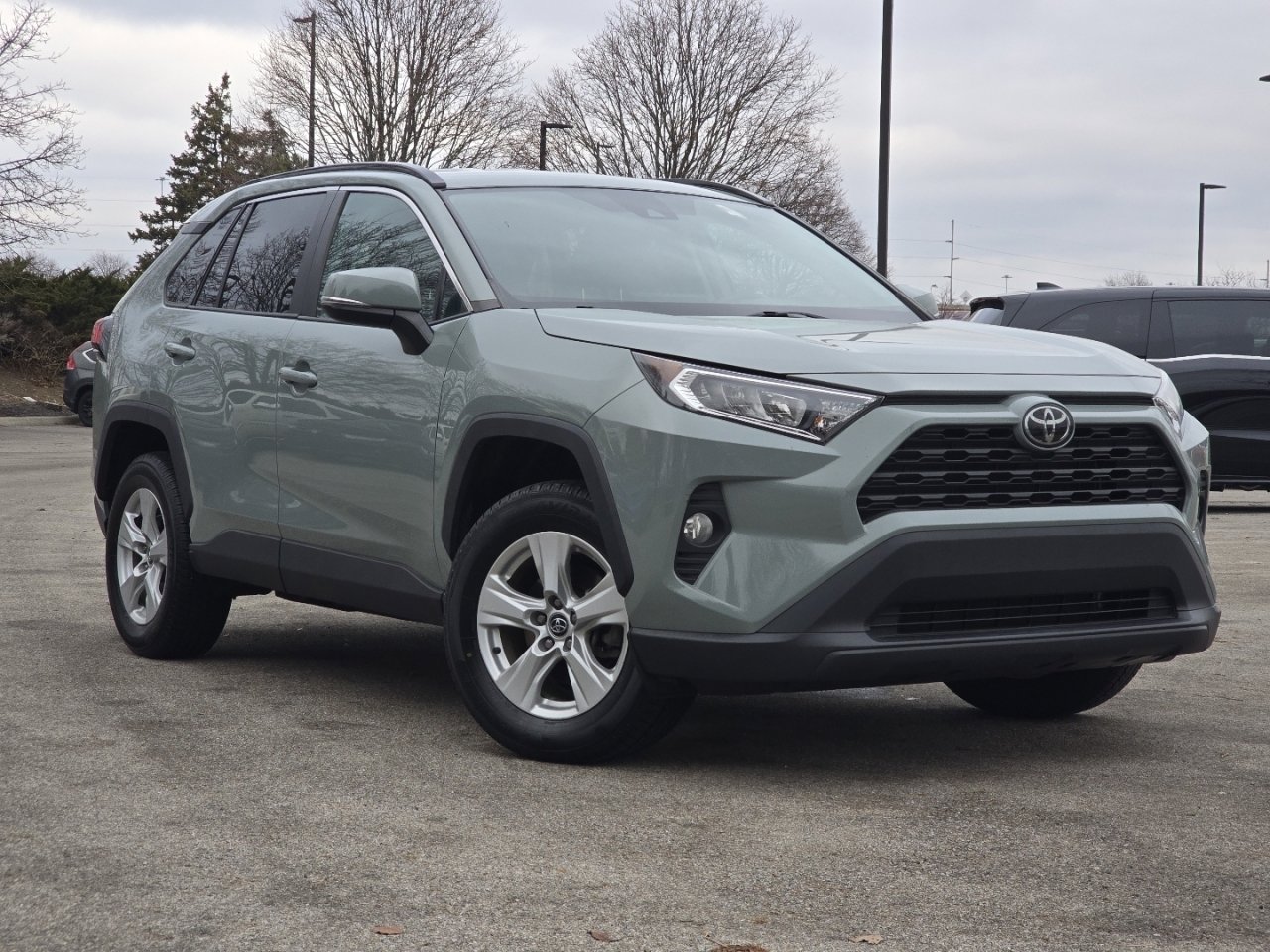 Used 2020 Toyota RAV4 XLE video 2