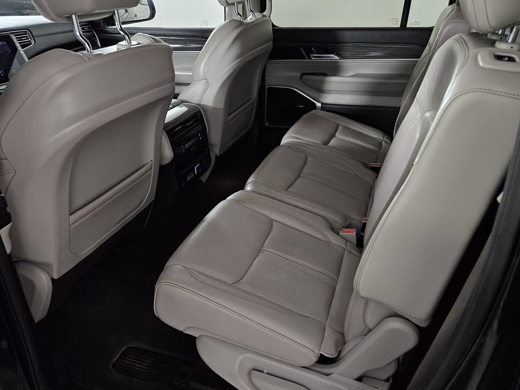 Used 2022 Jeep Wagoneer Series II RWD image 22