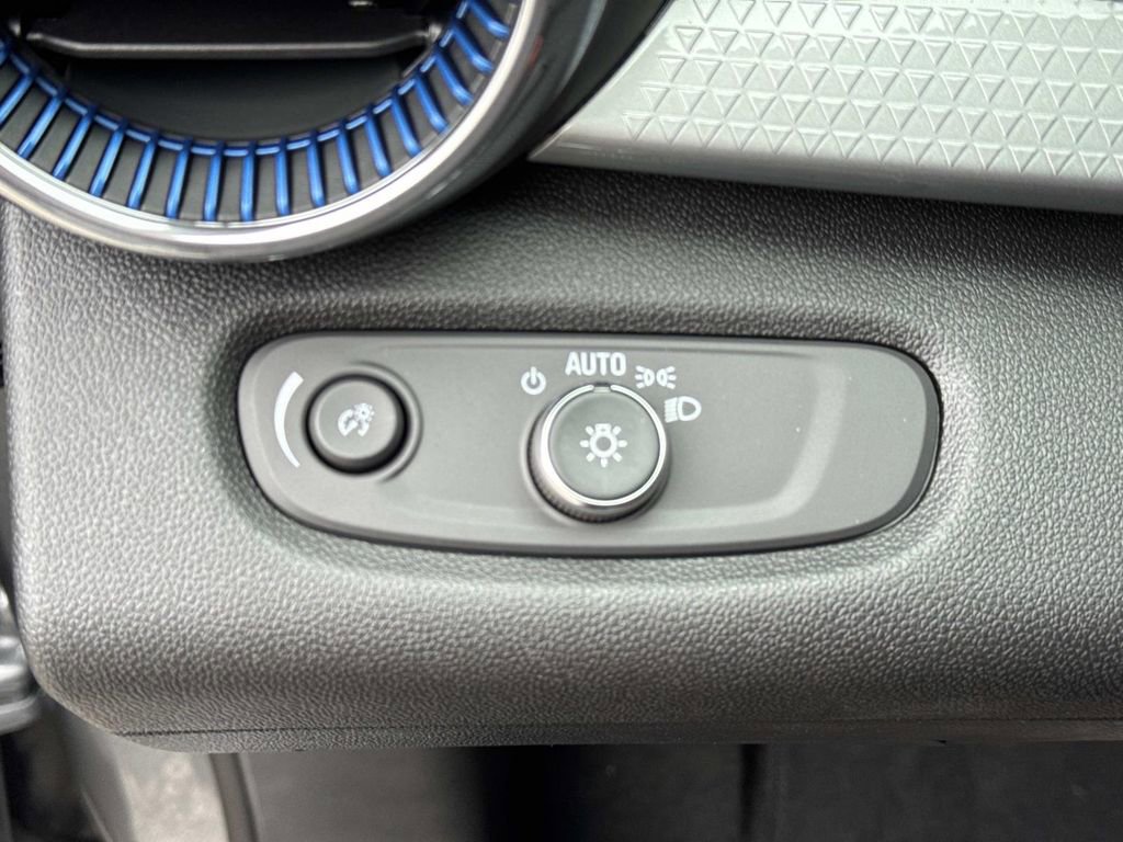 New 2026 Chevrolet Trax LT w/ Driver Confidence Package image 20