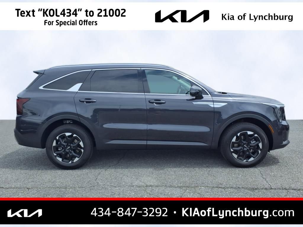 New 2025 Kia Sorento S image 3
