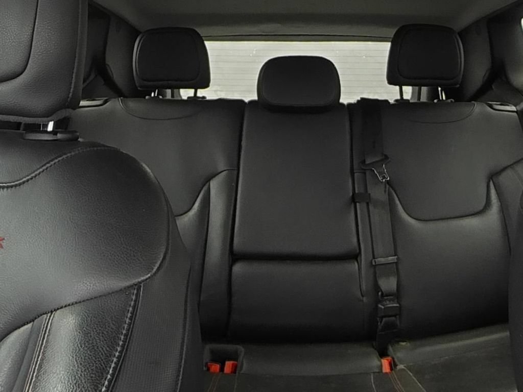 Used 2015 Jeep Renegade Trailhawk w/ Premium Leather Group AWD/4WD image 10