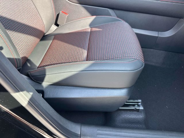 New 2027 Nissan Kicks SR FWD image 14