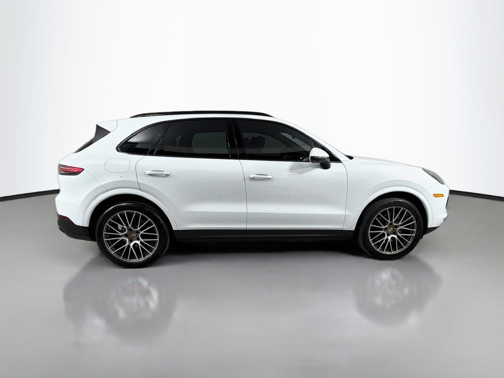 Used 2023 Porsche Cayenne Platinum Edition AWD/4WD image 4