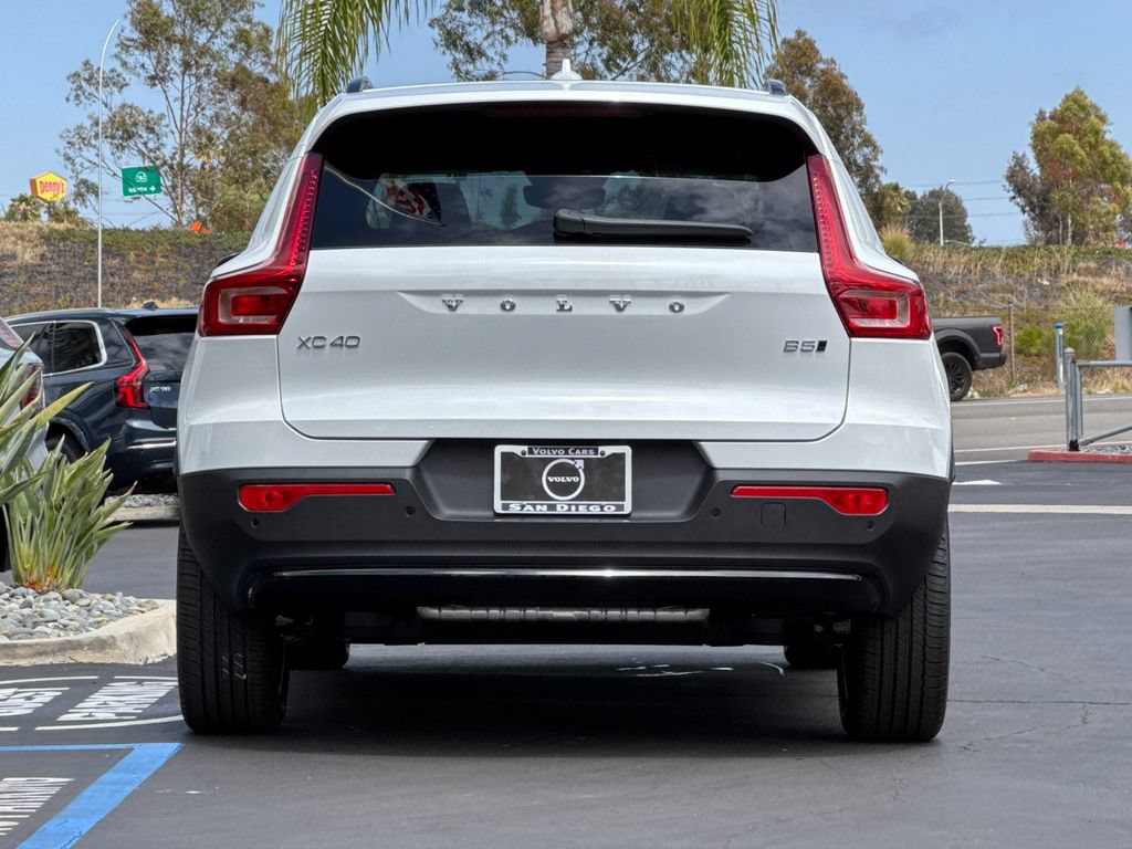 New 2026 Volvo XC40 B5 Plus w/ Protection Package Premier AWD/4WD image 4