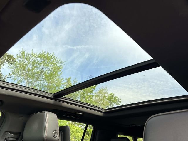 Used 2022 Chevrolet Suburban RST w/ Luxury Package AWD/4WD image 29