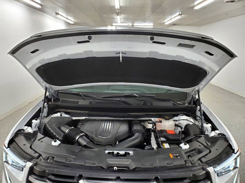 Used 2025 GMC Acadia Elevation image 9